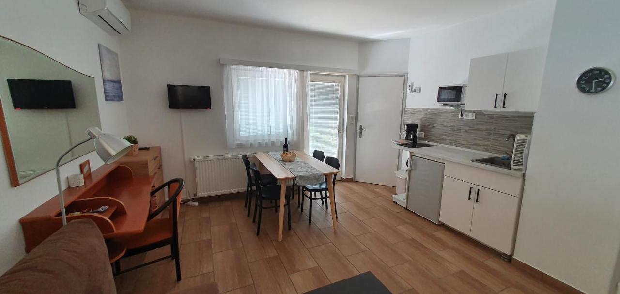 Forrest Apartman Gyenesdias Bagian luar foto