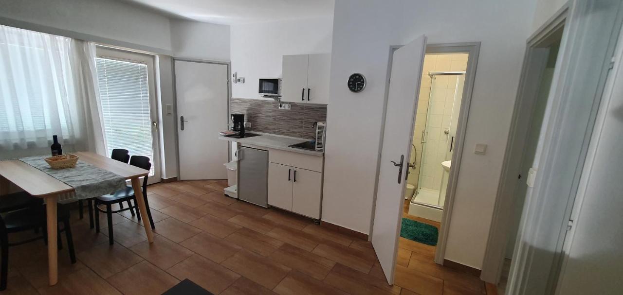 Forrest Apartman Gyenesdias Bagian luar foto